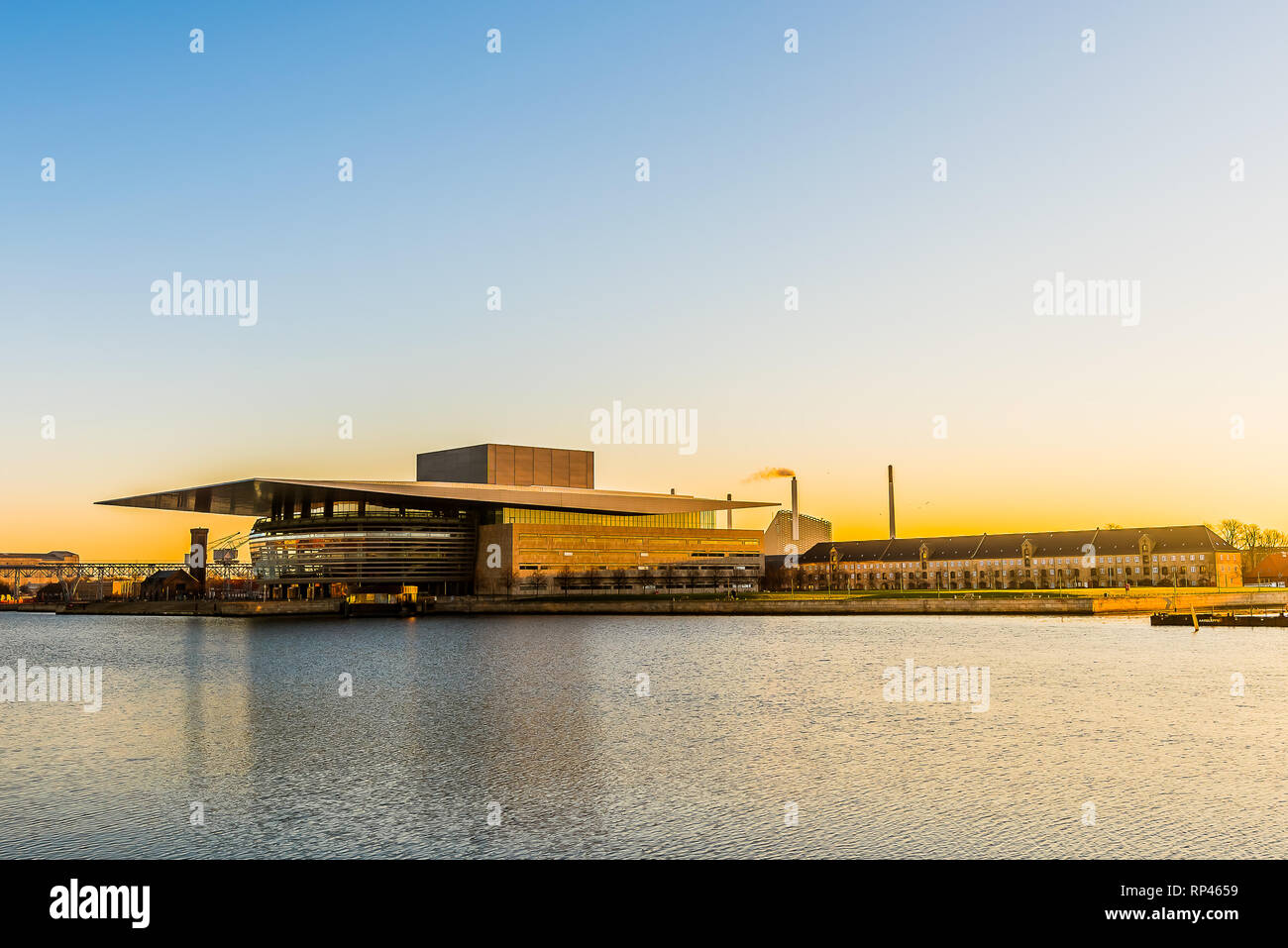 Mattina twilight oltre il danese Royal Opera House di Copenhagen, 16 Febbraio 2019 Foto Stock