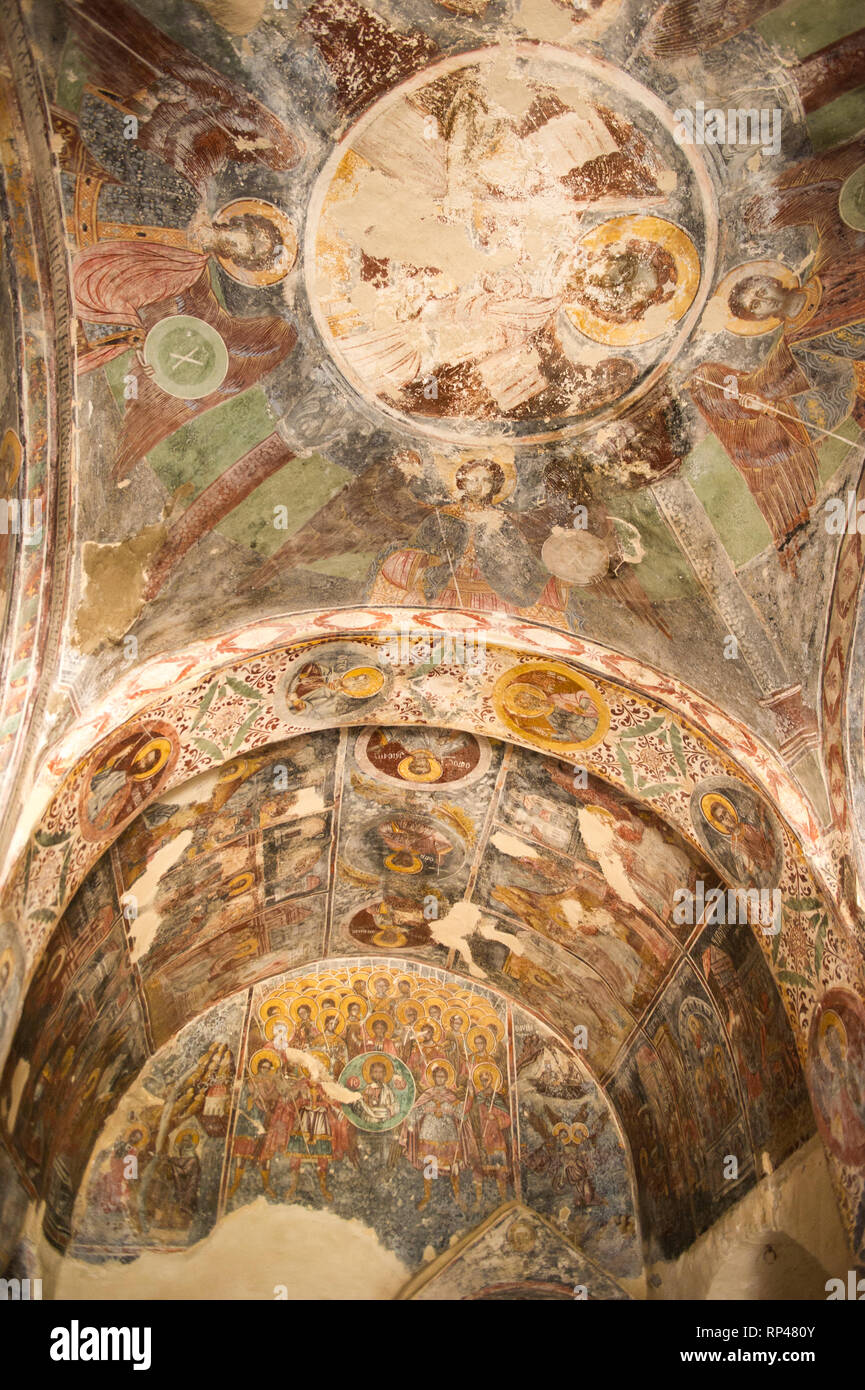 All'interno dipinti di una chiesa bizantina, la vecchia città di Mistra, del Peloponneso, della Grecia Foto Stock