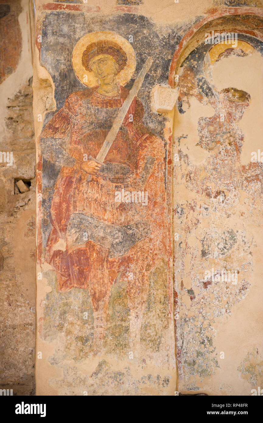 Pittura antica all'interno di una chiesa bizantina, la vecchia città di Mistra, del Peloponneso, della Grecia Foto Stock
