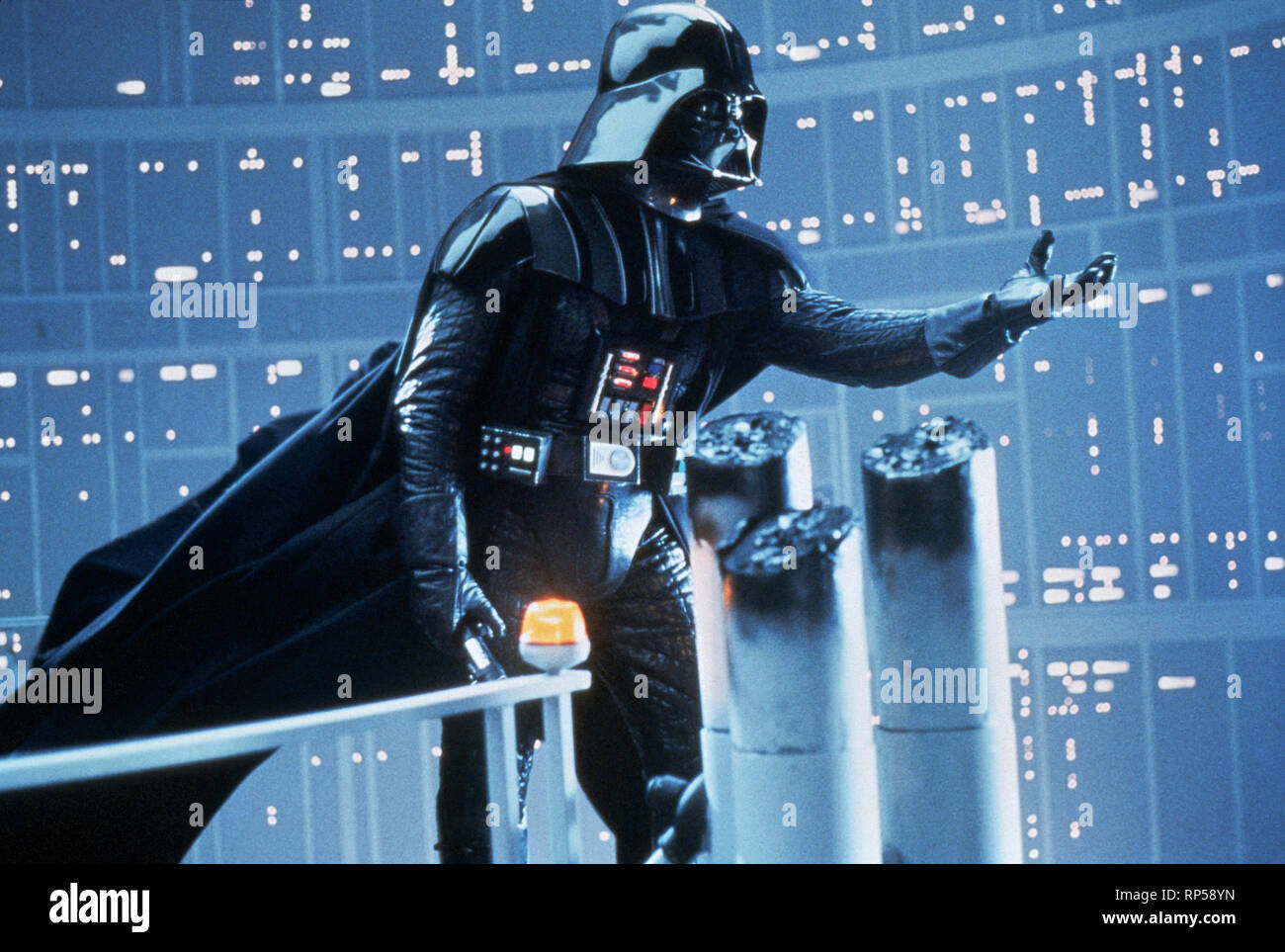 DARTH VADER, PROWSE, STAR WARS: EPISODIO V - L'IMPERO COLPISCE INDIETRO, 1980 Foto Stock