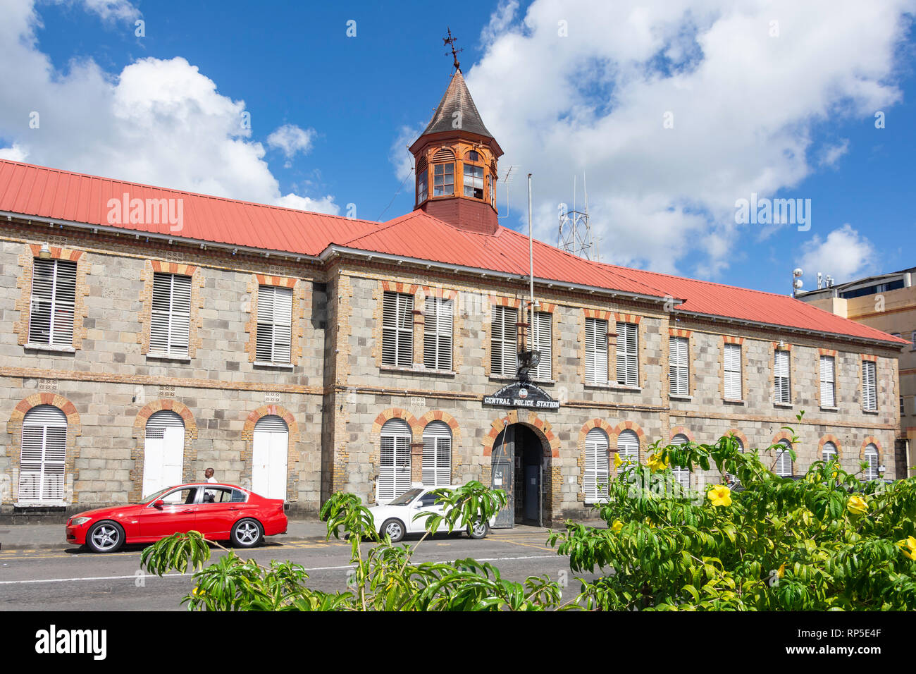 Stazione centrale di polizia, Superiore Bay Street, Kingston, Saint Vincent e Grenadine, Piccole Antille, dei Caraibi Foto Stock