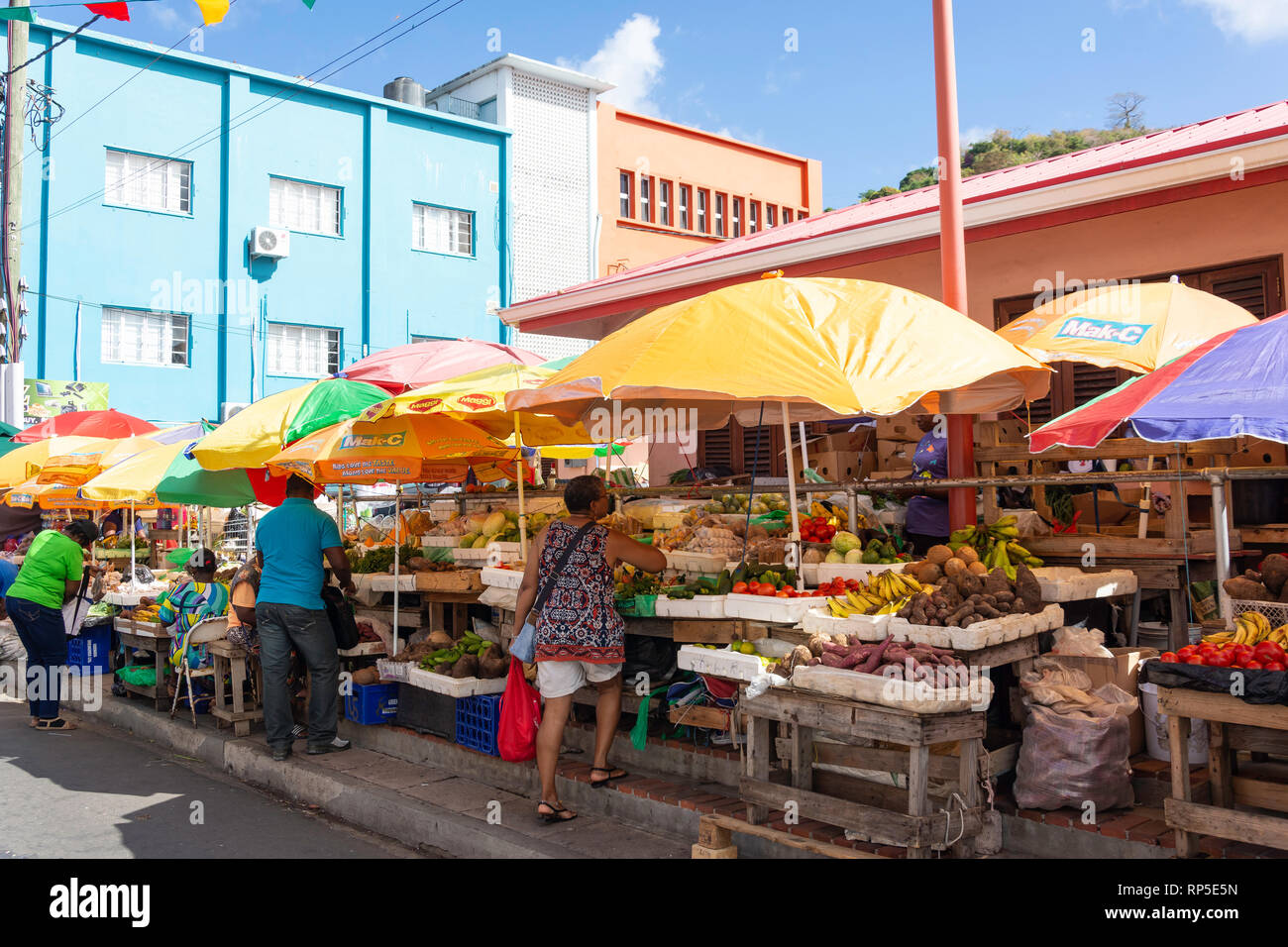 La Chiesa di San Giorgio il vegetale, Spice e Craft Market, mercato Hill, St.George's, Grenada, Piccole Antille, dei Caraibi Foto Stock