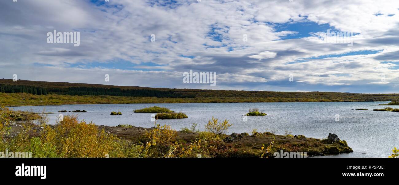 Il pittoresco lago in Islanda Foto Stock