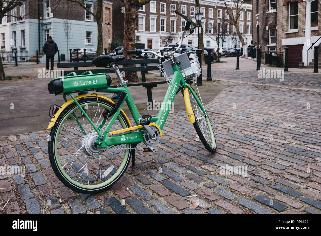 London Regno Unito 16 Febbraio 2019 Dockless Calce E Bicicletta Elettrica Su Una Strada Di Primrose Hill Londra Bike Sharing Company Lime Da Californian Traspor Foto Stock Alamy