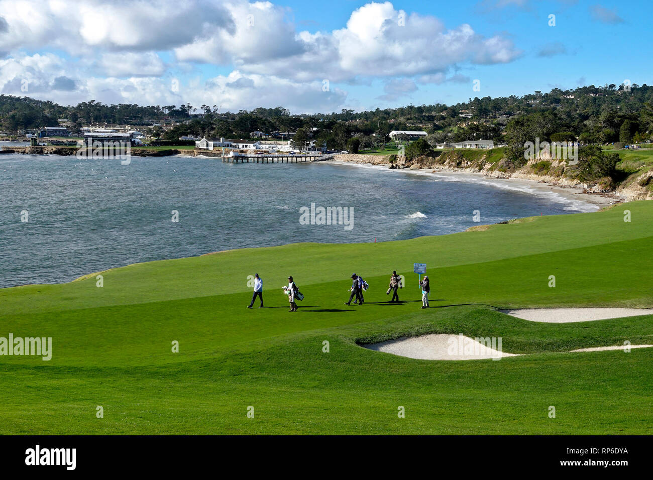 Xi Febbraio, 2019 Pebble Beach Golf Links, CA, Stati Uniti d'America il famoso diciottesimo foro a Pebble Beach Golf Course presso l'AT&T Pebble Beach Pro-Am - sarà il Foto Stock
