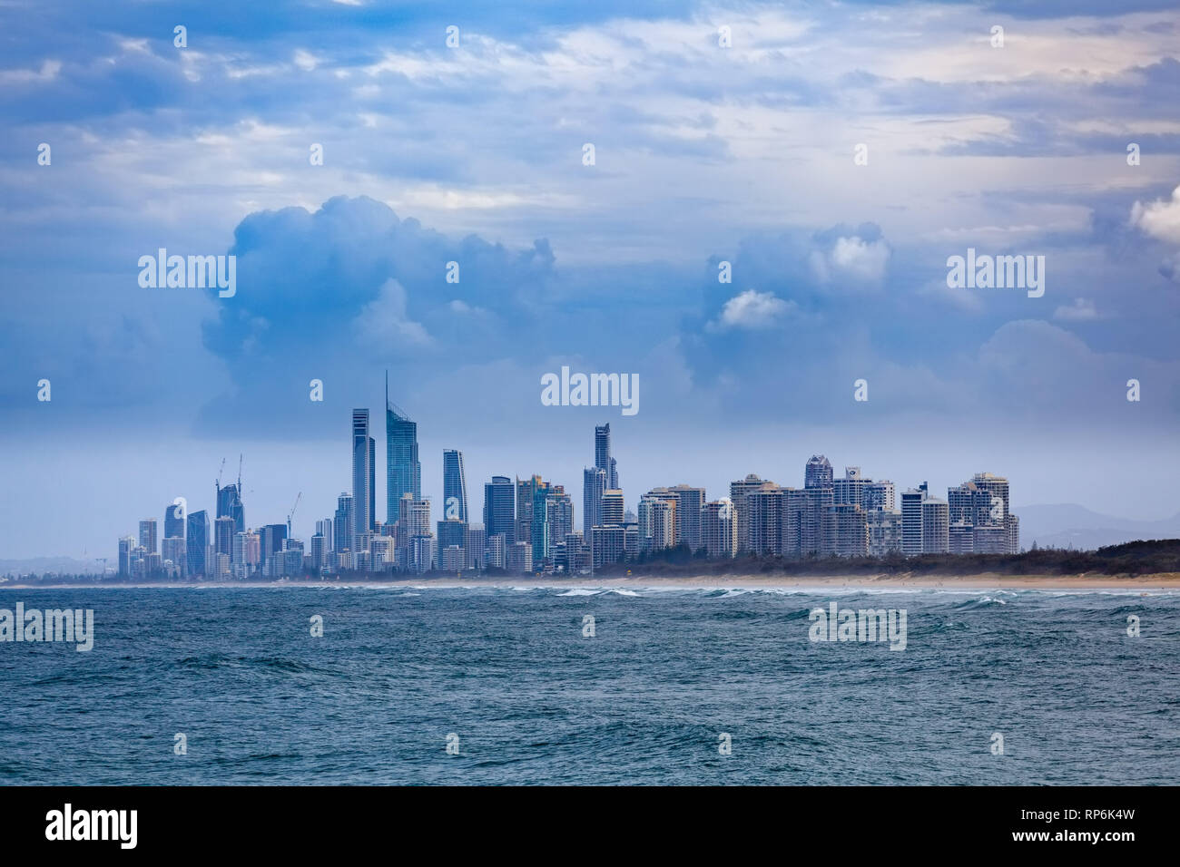 Gold Coast in alto vista sullo skyline di tutta l'acqua Foto Stock