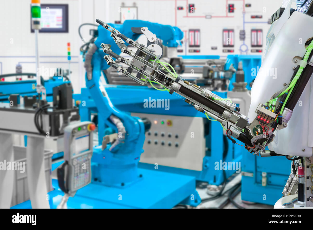 Mano robotica robot di controllo industria, la tecnologia del futuro concetto Foto Stock