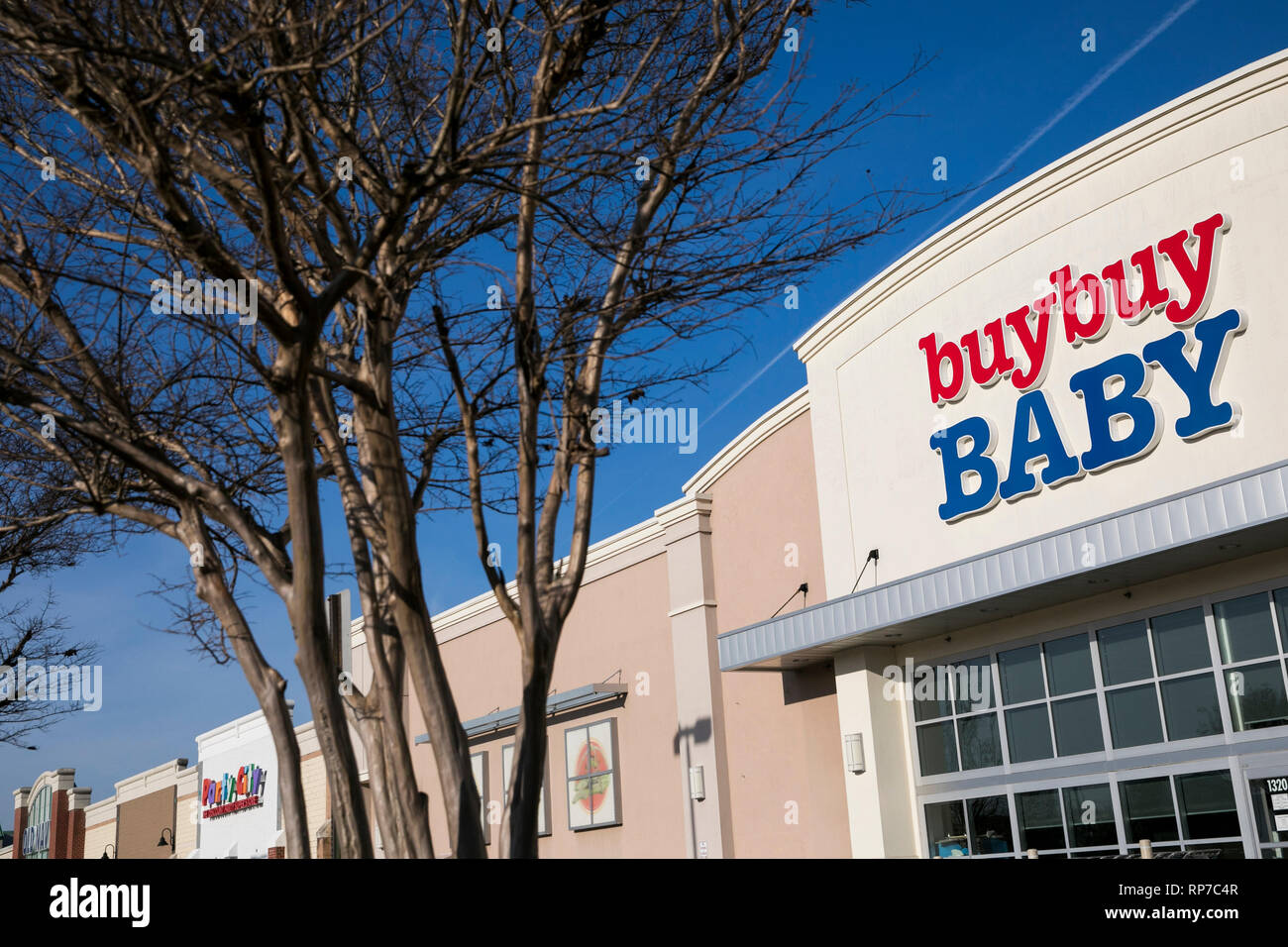 Un logo segno esterno di una comprare Acquista Baby store di Fredericksburg, Virginia il 19 febbraio 2019. Foto Stock