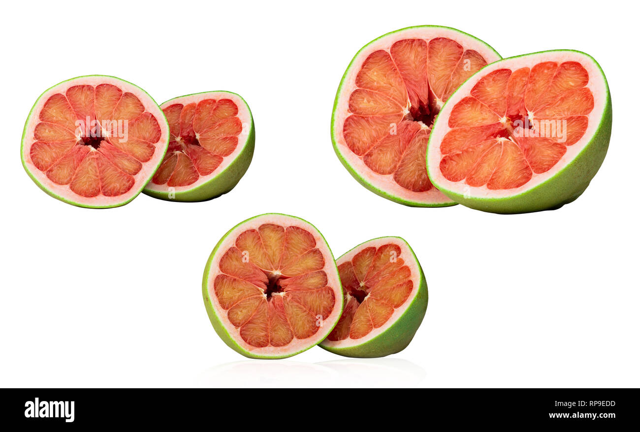 Pomelo rosso isolato su sfondo bianco. Tailandia Siam pomelo rubino frutta. Succo di pompelmo fresco. Fonte naturale di vitamina C (antiossidanti) e potassio. Foto Stock