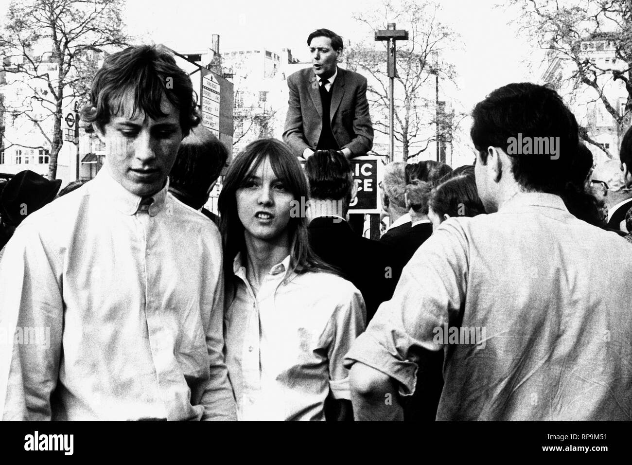 L'Europa, Inghilterra, Londra, riuniti in strada, 1970 Foto Stock