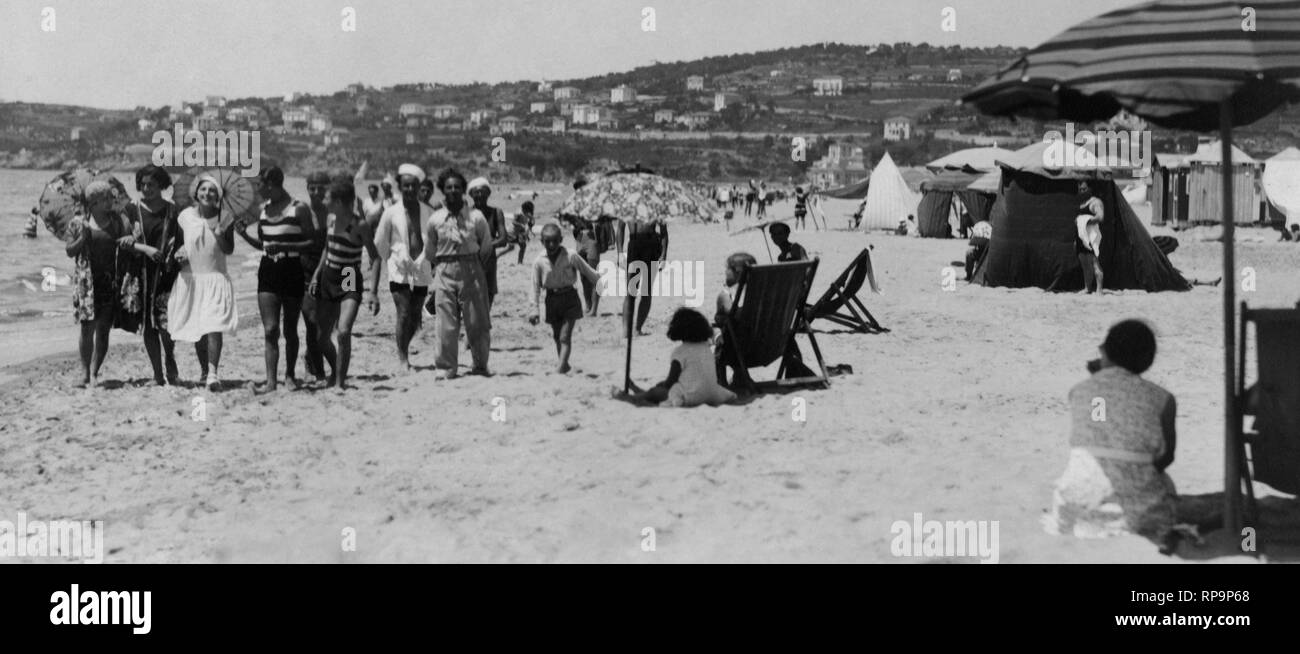 Spiaggia di Serapo hotel, gaeta, Lazio, Italia 1920 1930 Foto Stock