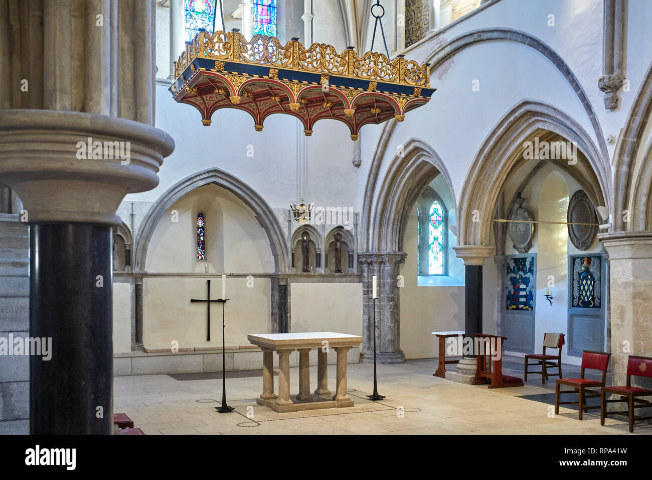 L altare maggiore e il baldacchino in san Tommaso e nella vecchia Portsmouth che è la chiesa cattedrale della città Foto Stock