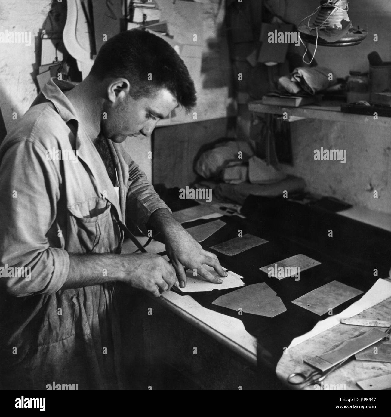 Pelletteria concessionario, Toscana, Italia, 1955 Foto Stock