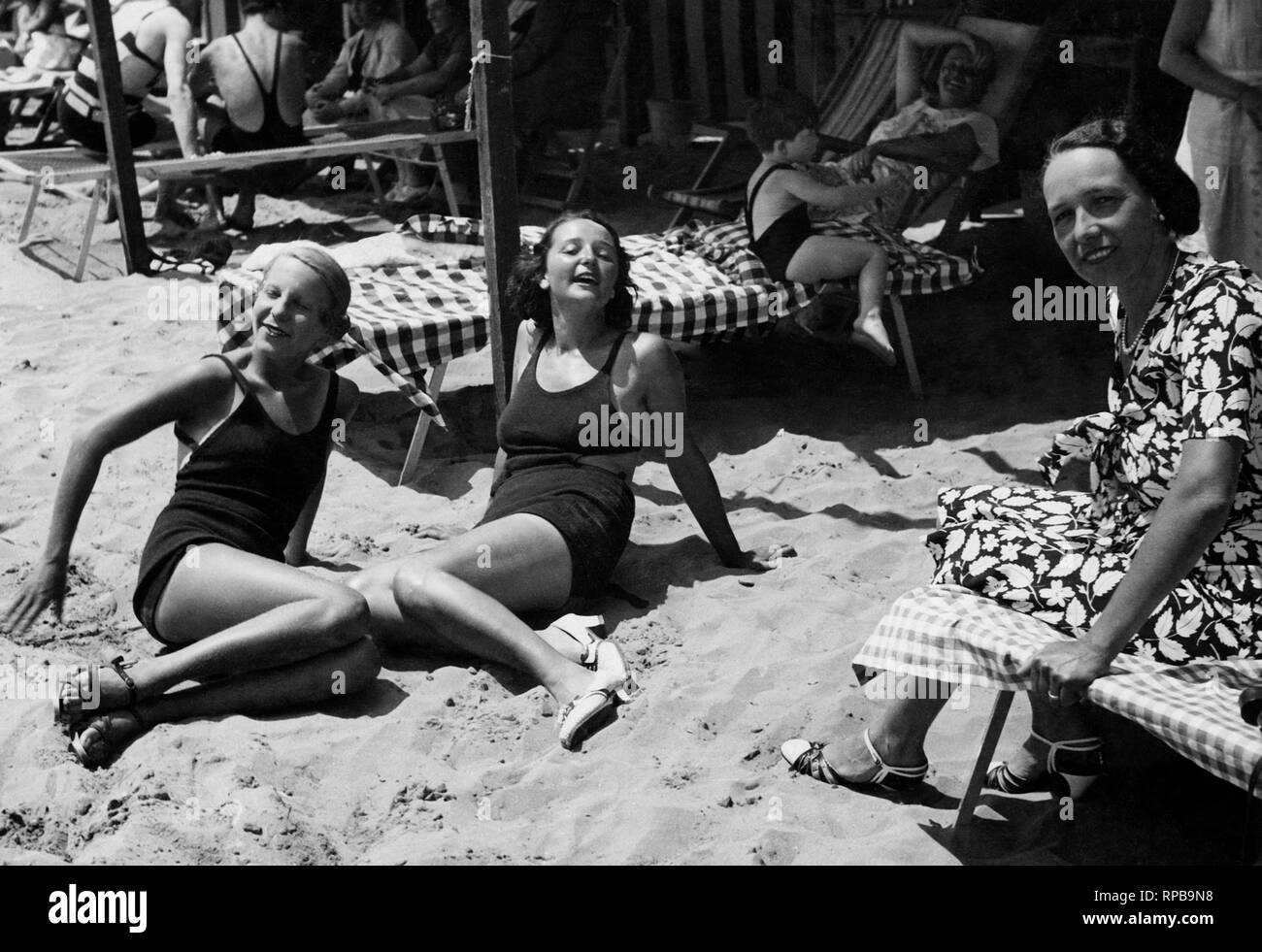 L'Italia, la spiaggia di Venezia, Spiaggia ritratti, 1920-30 Foto Stock
