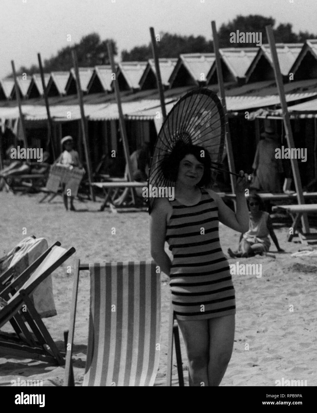Sulla spiaggia del Lido di Venezia, 1920-30 Foto Stock