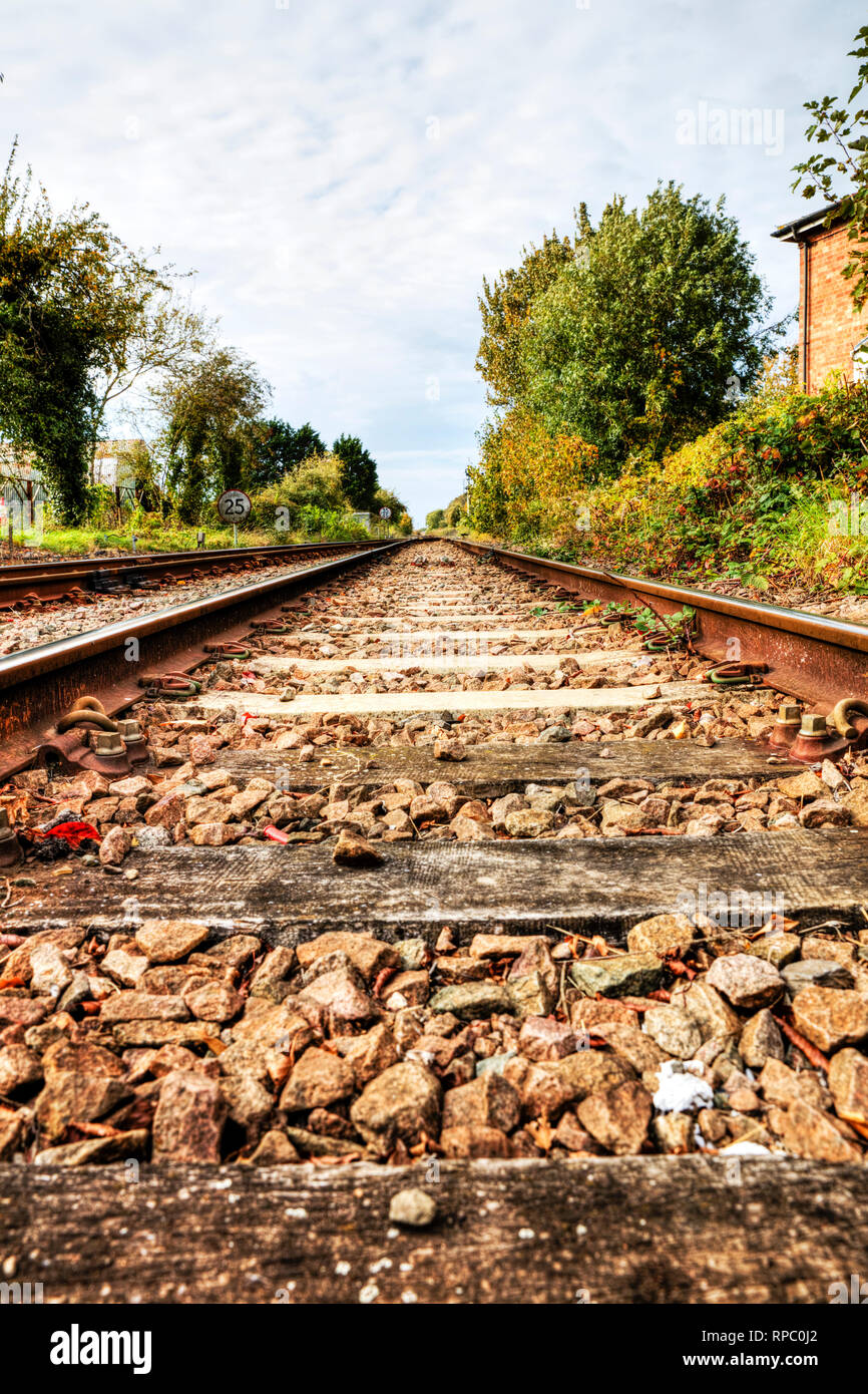 Linea ferroviaria, linea ferroviaria, traversine ferroviarie, UK rail, treno via, via, binari del treno, la linea ferroviaria, via, ferrovia, ferroviarie, linee, tracce traversina, REGNO UNITO Foto Stock