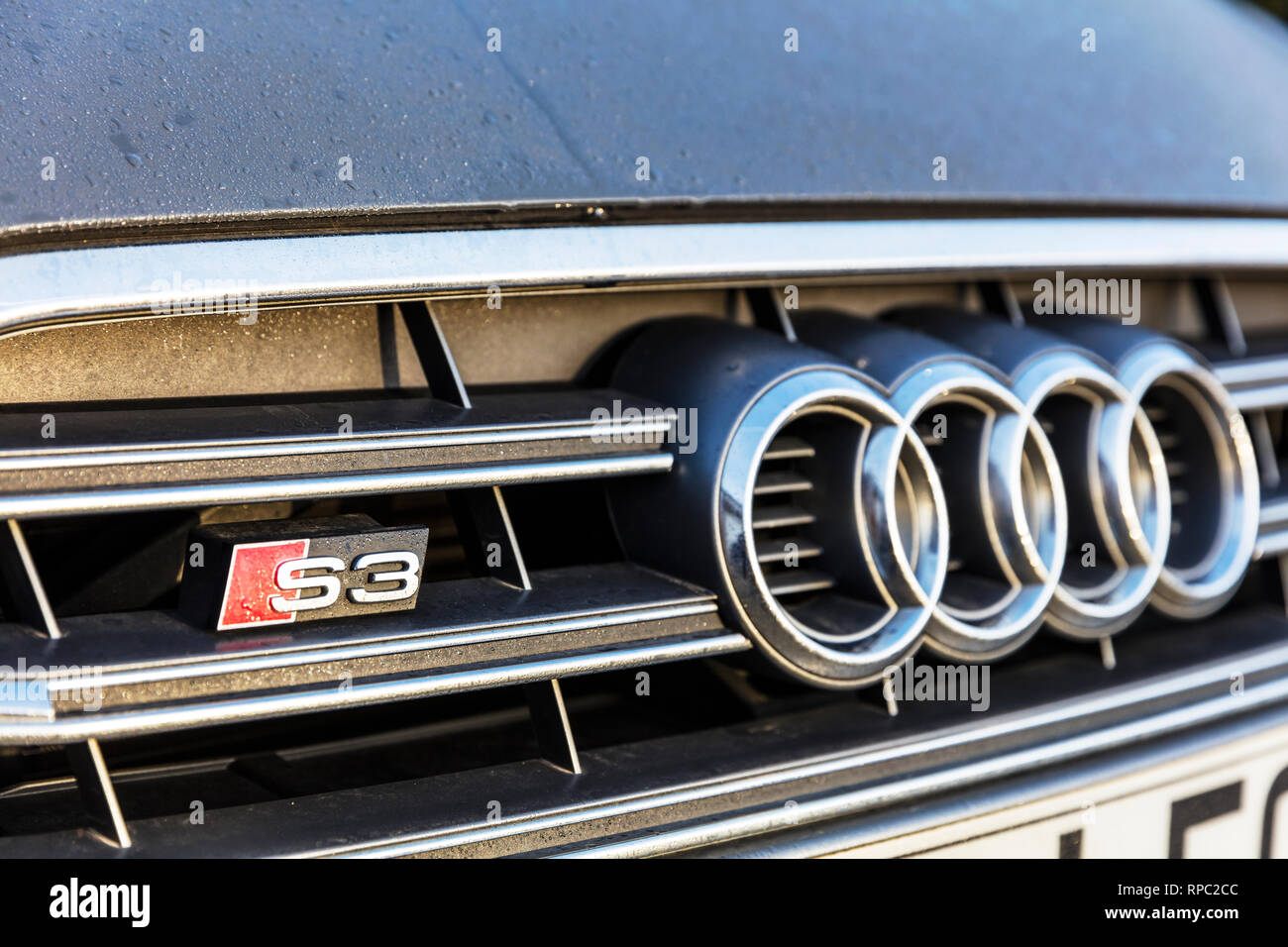Audi S3, badge Audi S3, Audi auto Audi auto Audi auto sportiva, S3 badge, Audi logo, S3, Audi simbolo, S3, Audi Audi S3 della griglia anteriore, Audi, auto, auto, Foto Stock