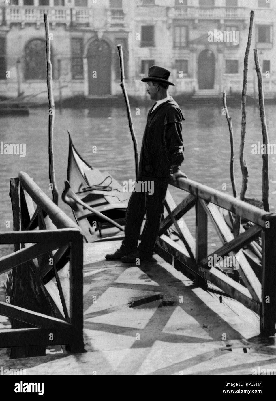 Gondoliere, Venezia, 1910-20 Foto Stock