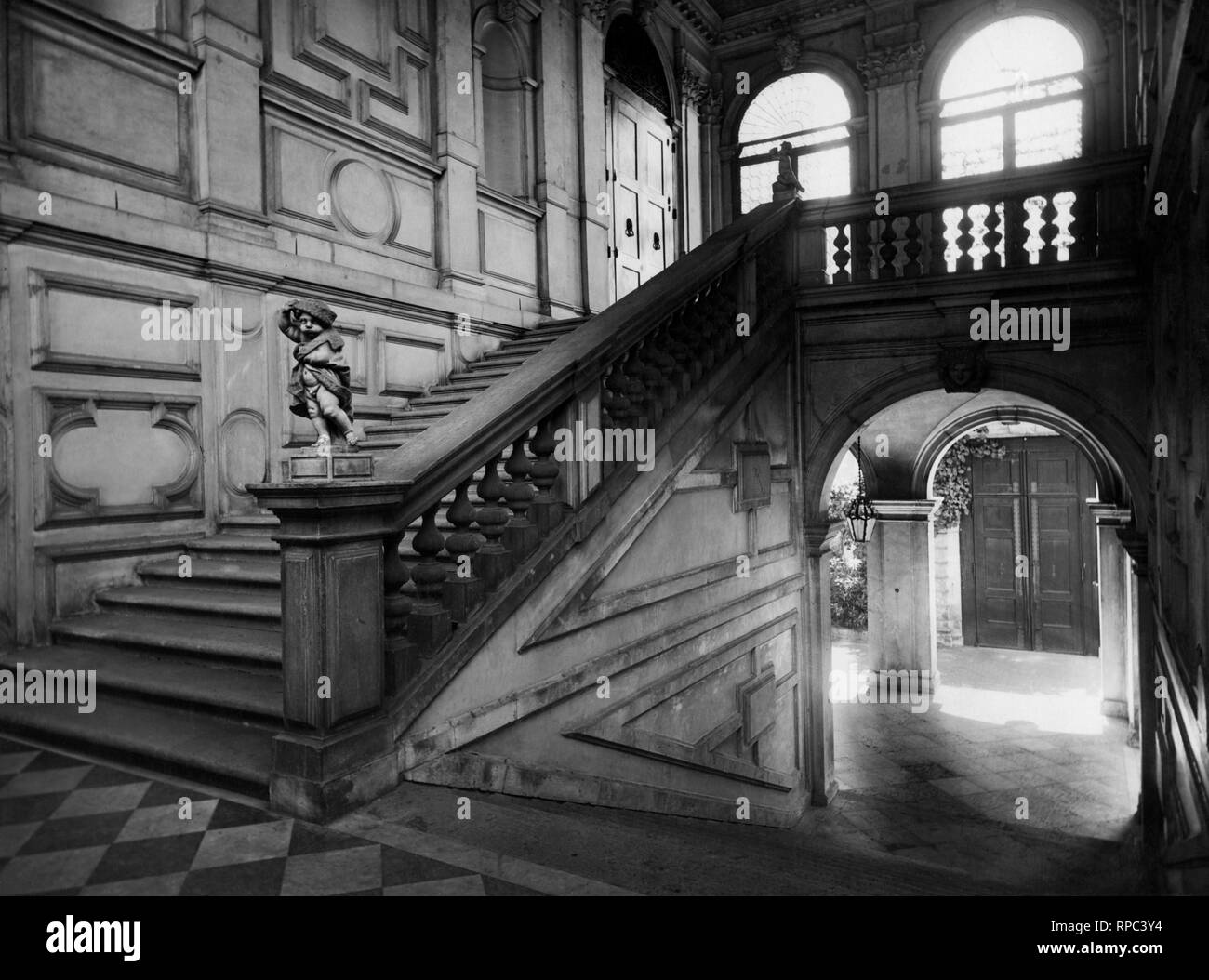 Ca' Rezzonico, scale, Venezia, veneto, Italia 1920 1930 Foto Stock