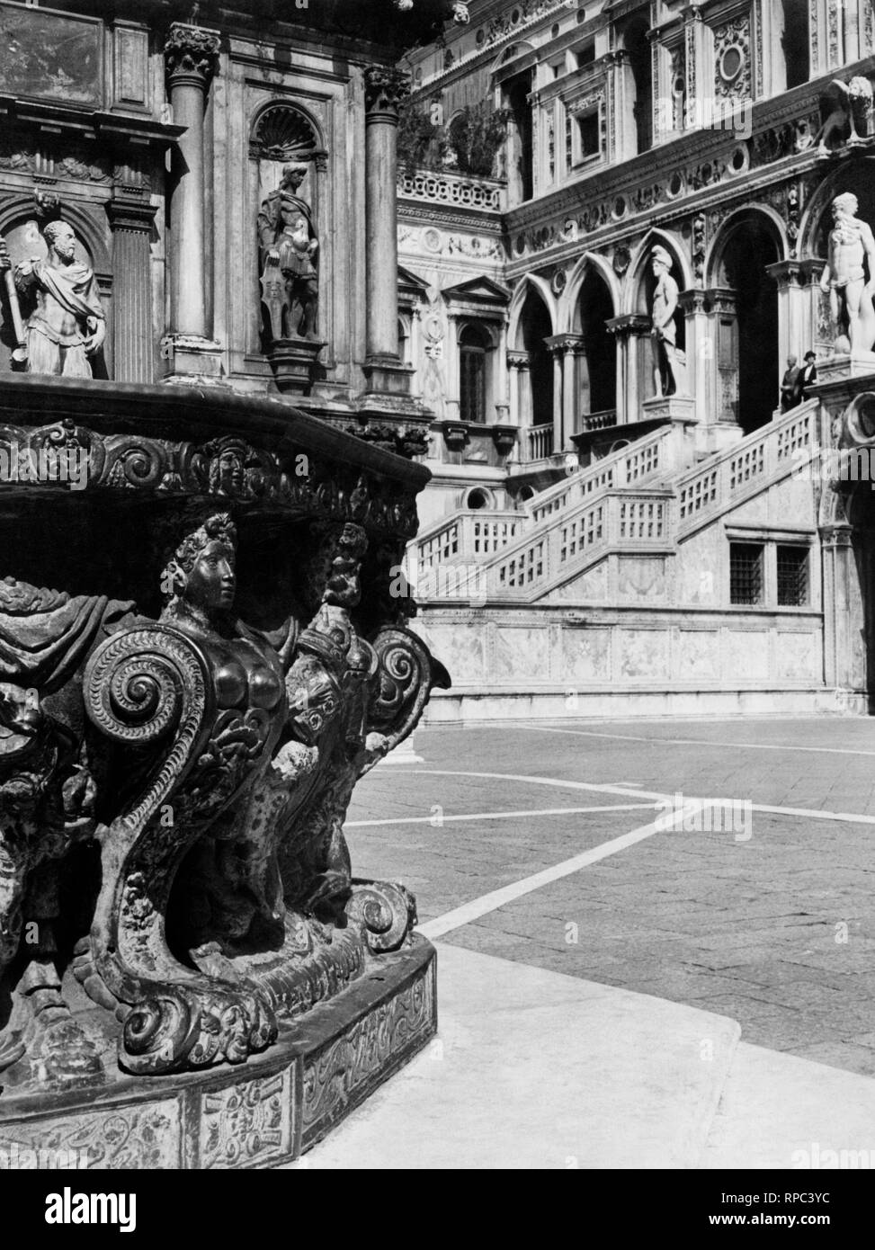 Cortile, Palazzo Ducale, Venezia, veneto, Italia 1920 1930 Foto Stock