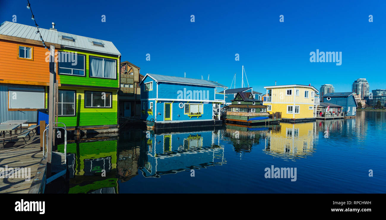 Casa galleggiante Village Houseboats Fisherman Wharf del porto interno, Victoria British Columbia Canada.Area ha case galleggianti, barche, piloni, ristoranti a Foto Stock