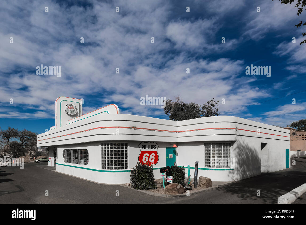 66 Diner, un nostalgico ristorante lungo la storica Route 66 in Albuquerque, Nuovo Messico, Stati Uniti d'America [alcuna proprietà di rilascio; licenze disponibili per usi editoriali Foto Stock