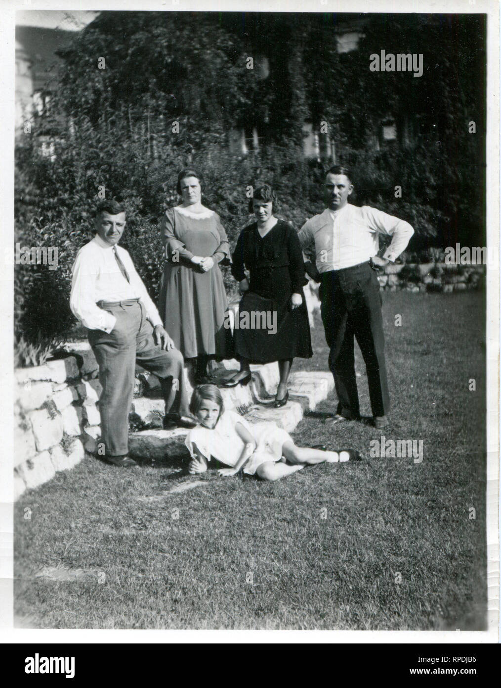 Germania. III Reich. 938s . Una ricca famiglia tedesca nel giardino di casa sua. Foto Stock