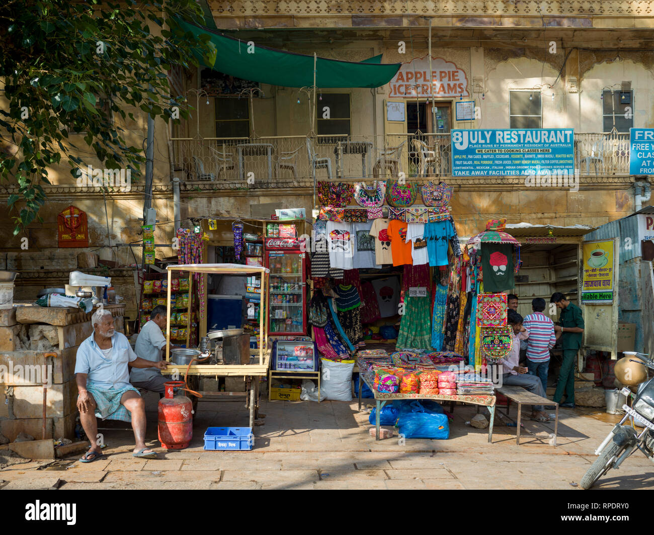 Storefront, Jaisalmer Fort, Jaisalmer, Rajasthan, India Foto Stock