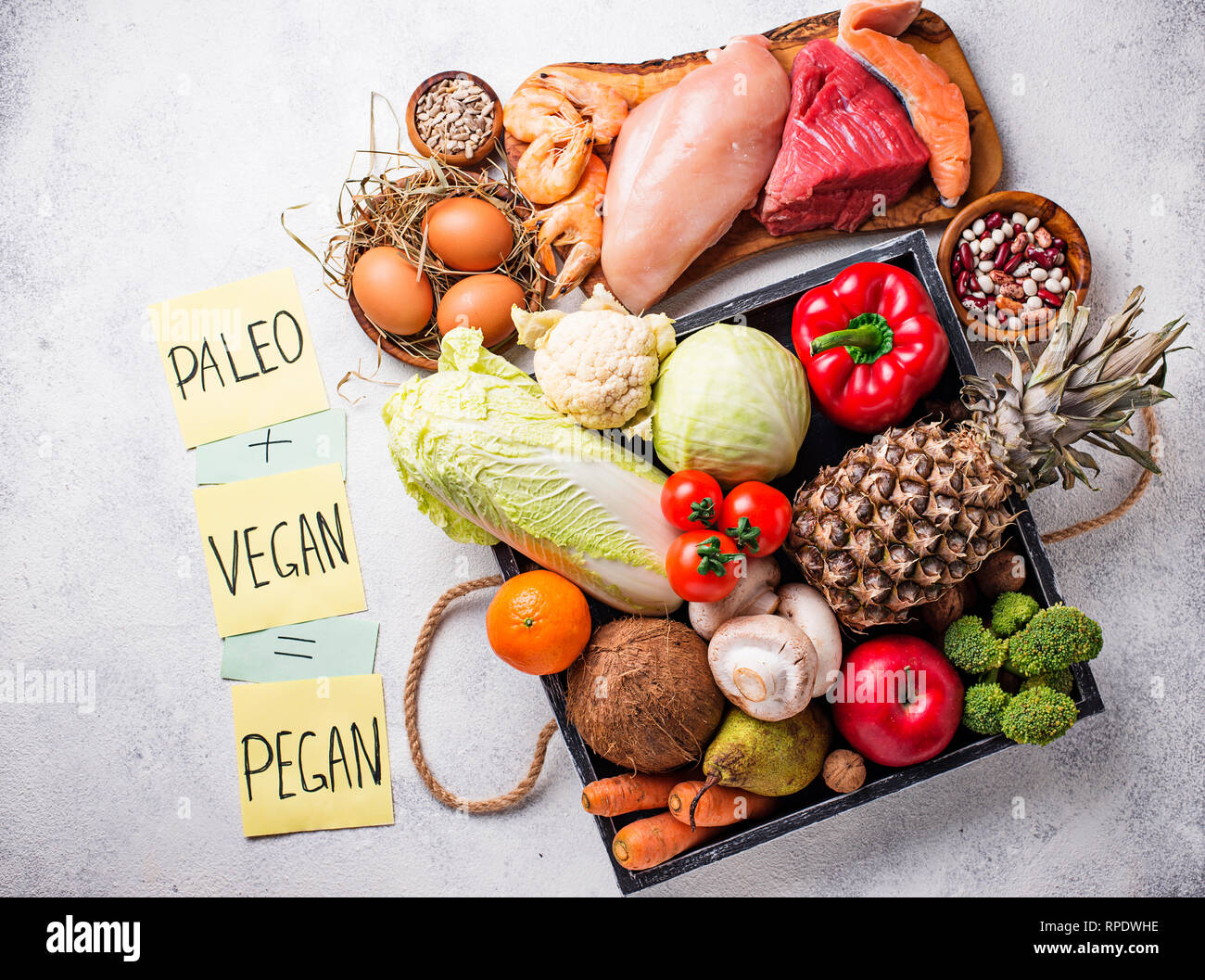 Pegan dieta. Paleo e prodotti vegan Foto Stock