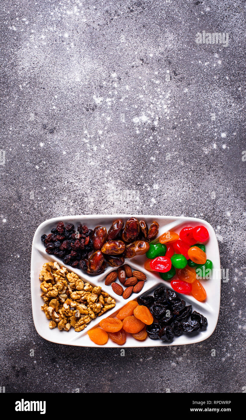 Mix di frutta secca e i dadi della piastra Foto Stock