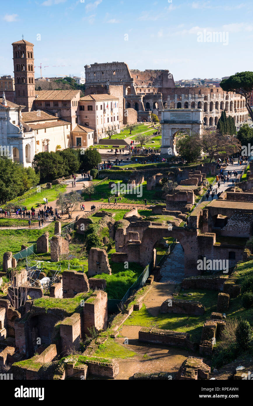 Roma antica skyline della città con il Foro Romano. Roma. Lazio. L'Italia. Foto Stock