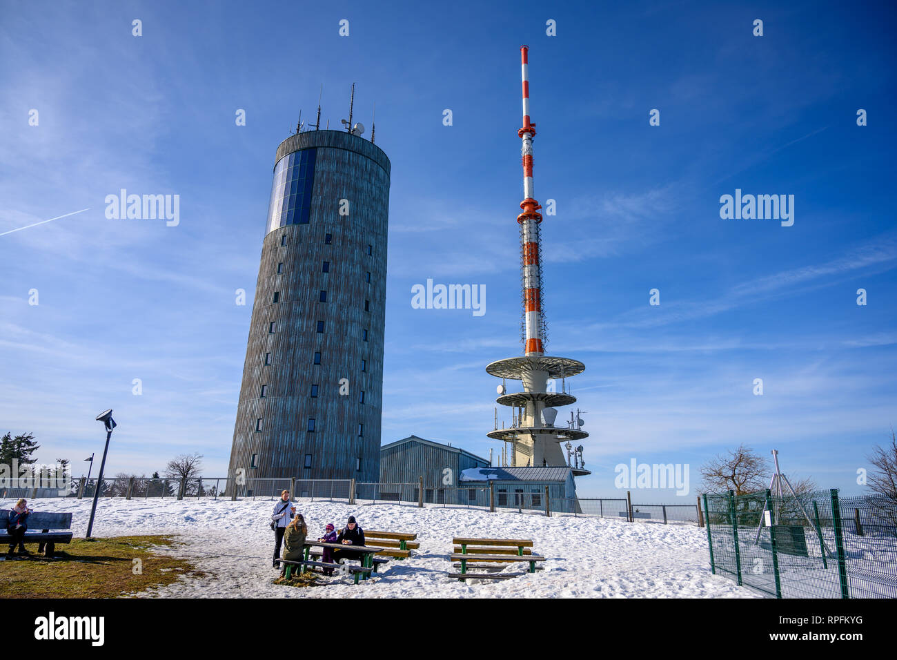 Febbraio 18, 2019: Brotterode/Grosser Inselsberg: escursionisti a piedi da Brotterode venendo verso il vertice della Grande Inselsberg. Foto: Thomas Eisenhuth | Utilizzo di tutto il mondo Foto Stock