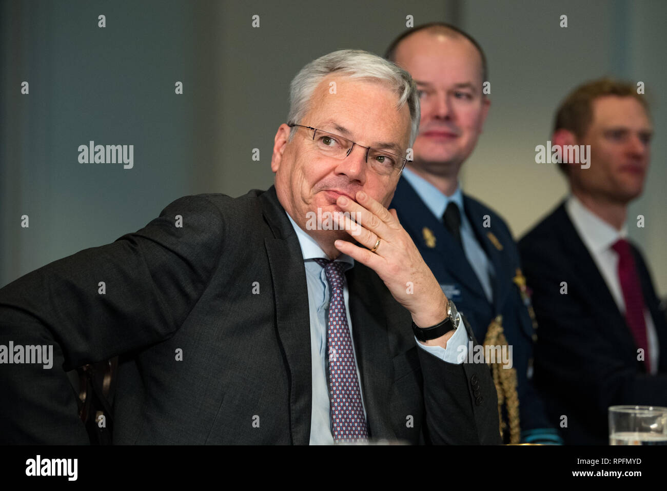 Il ministro belga della Difesa Didier REYNDERS durante un incontro con gli Stati Uniti Deliberando il Segretario della Difesa Patrick Shanahan al Pentagono Febbraio 21, 2019 in Arlington, Virginia. Foto Stock