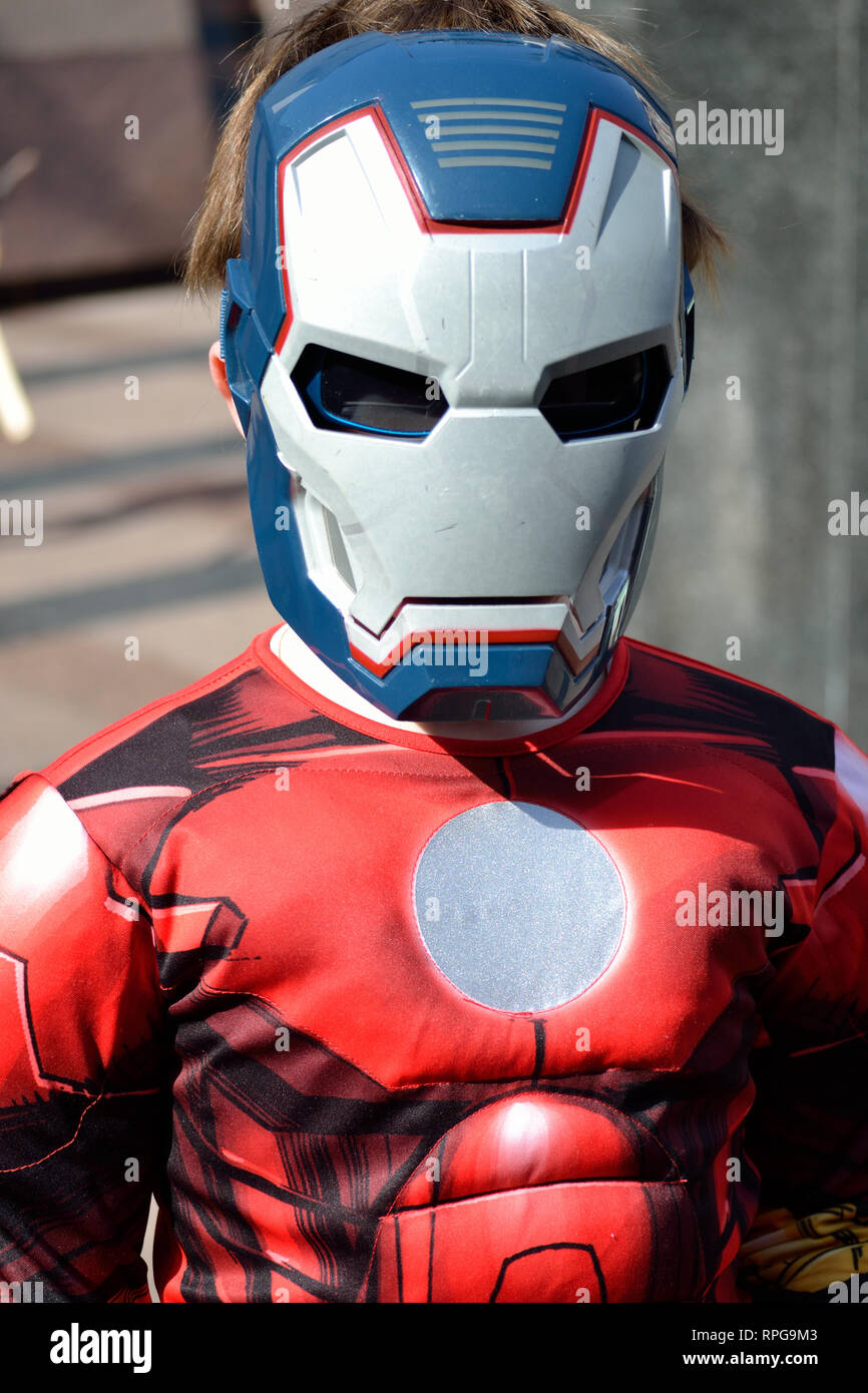 Iron man costume immagini e fotografie stock ad alta risoluzione - Alamy