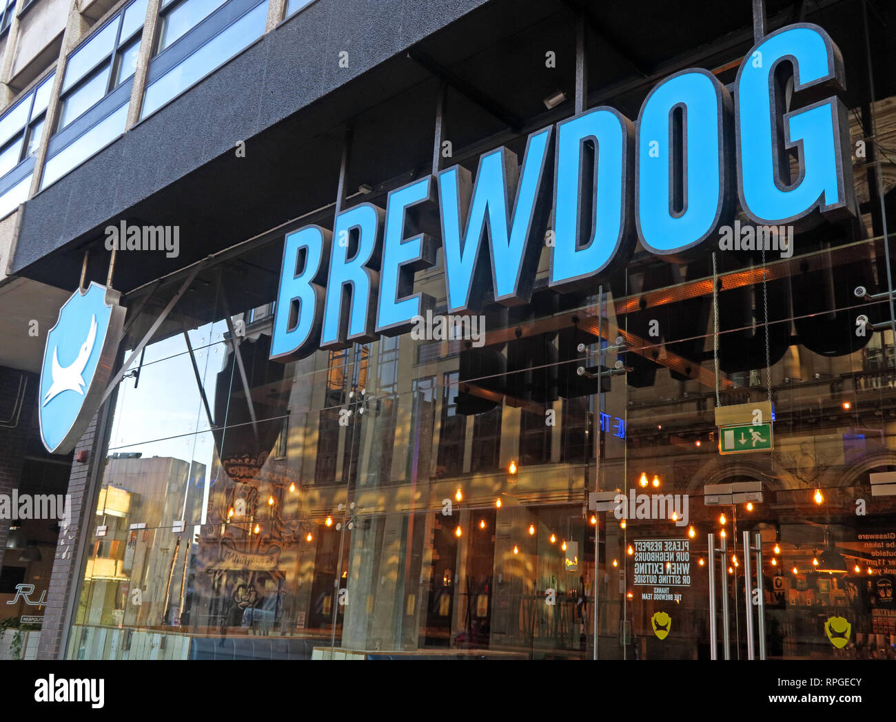 Catena di pub BrewDog con sede a Ellon, Scozia, il loro bar di Manchester, Scottish Mutual House, 35 Peter St, Manchester, Inghilterra, Regno Unito, m2 5BG Foto Stock