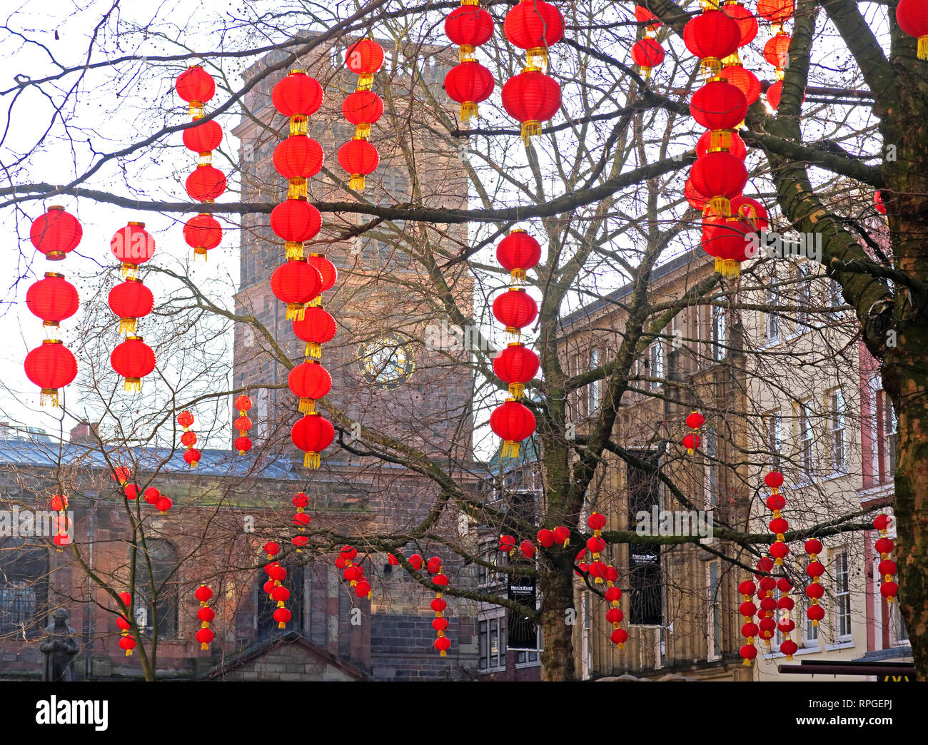 Lanterne rosse a St Anns Square Manchester, Capodanno cinese, Chinatown, Inghilterra nord-occidentale, Regno Unito, M2 7PW Foto Stock
