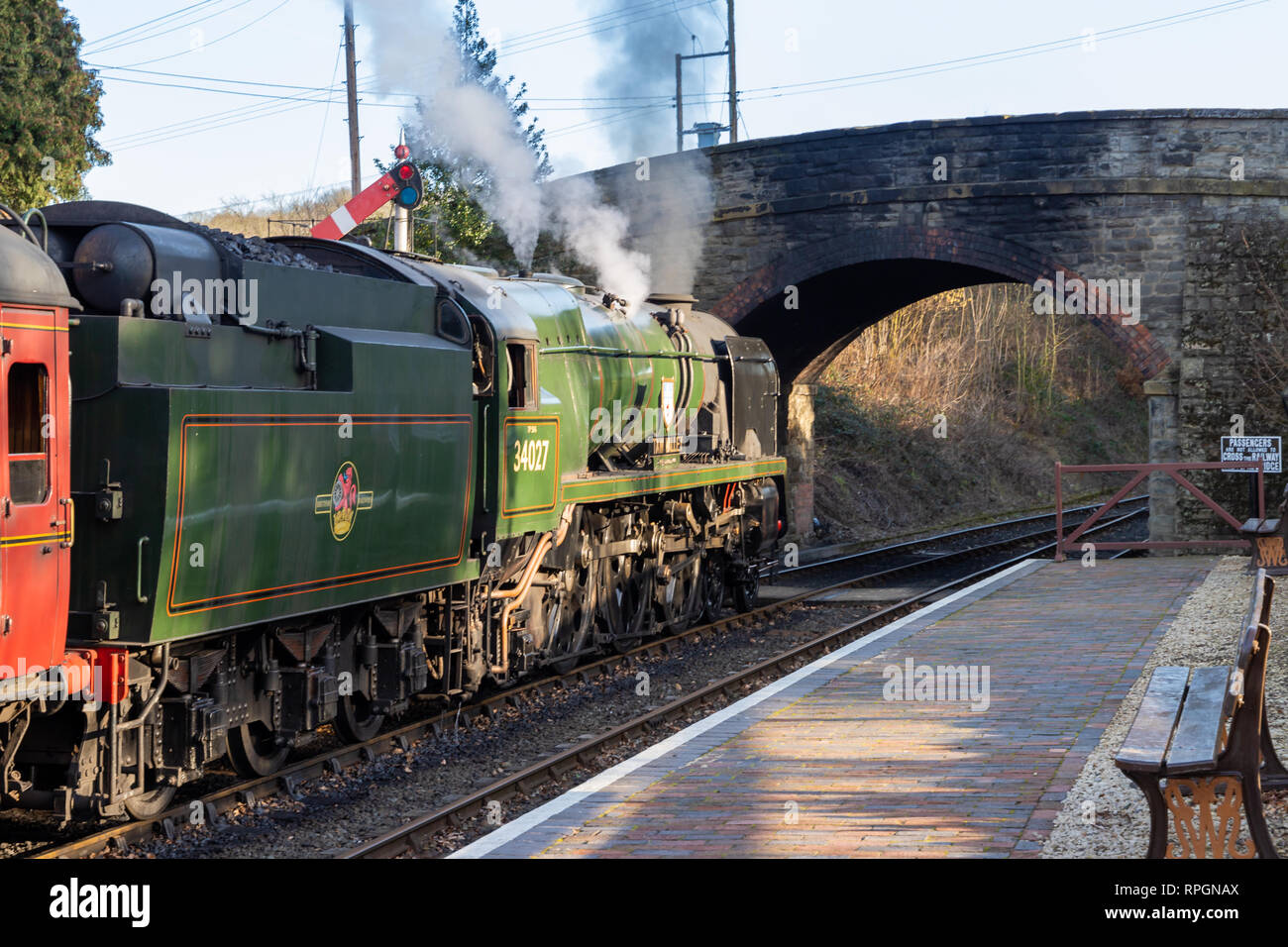 Treni a vapore in Severn Valley Railway nel pittoresco villaggio di Arley in Worcestershire, Regno Unito. Preso il 21 febbraio 2019 Foto Stock