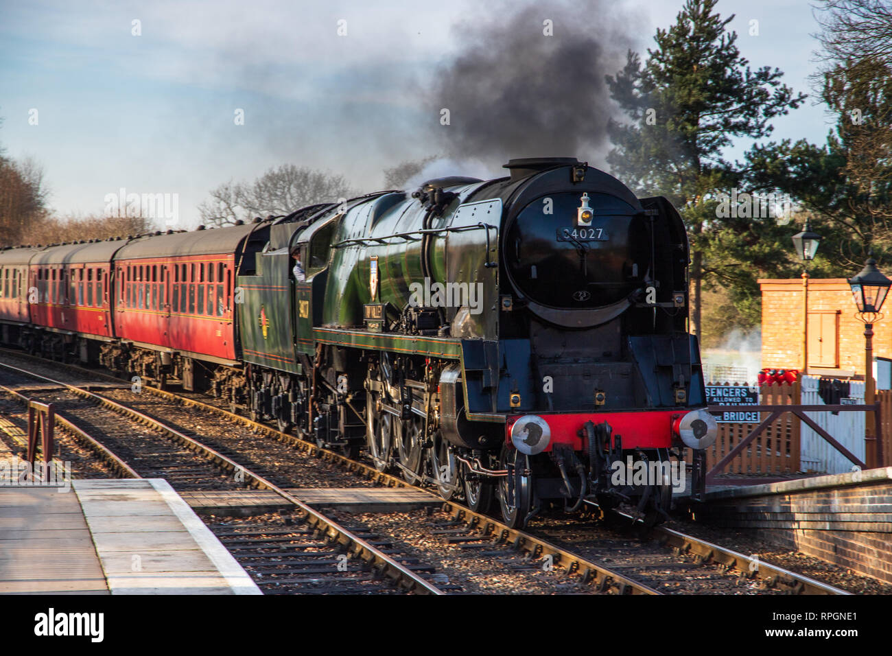 Treni a vapore in Severn Valley Railway nel pittoresco villaggio di Arley in Worcestershire, Regno Unito. Preso il 21 febbraio 2019 Foto Stock