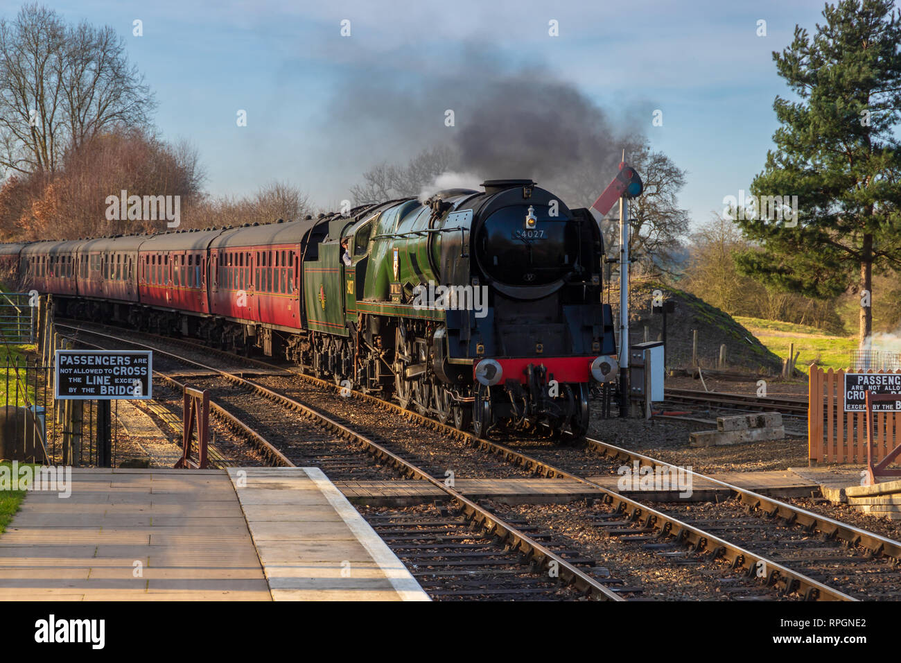 Treni a vapore in Severn Valley Railway nel pittoresco villaggio di Arley in Worcestershire, Regno Unito. Preso il 21 febbraio 2019 Foto Stock