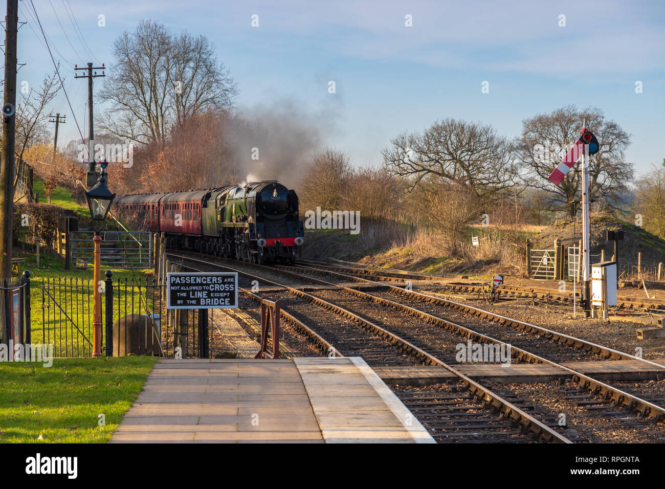 Treni a vapore in Severn Valley Railway nel pittoresco villaggio di Arley in Worcestershire, Regno Unito. Preso il 21 febbraio 2019 Foto Stock