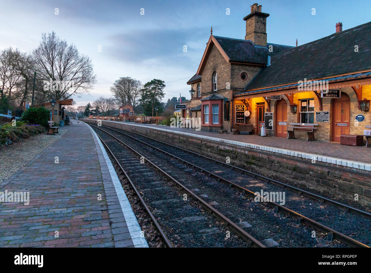 Treni a vapore in Severn Valley Railway nel pittoresco villaggio di Arley in Worcestershire, Regno Unito. Preso il 21 febbraio 2019 Foto Stock