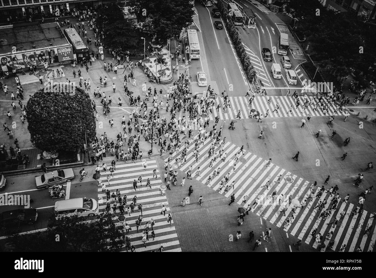 Famoso incrocio di Shibuya di Tokyo - Vista aerea - TOKYO / GIAPPONE - Giugno 12, 2018 Foto Stock
