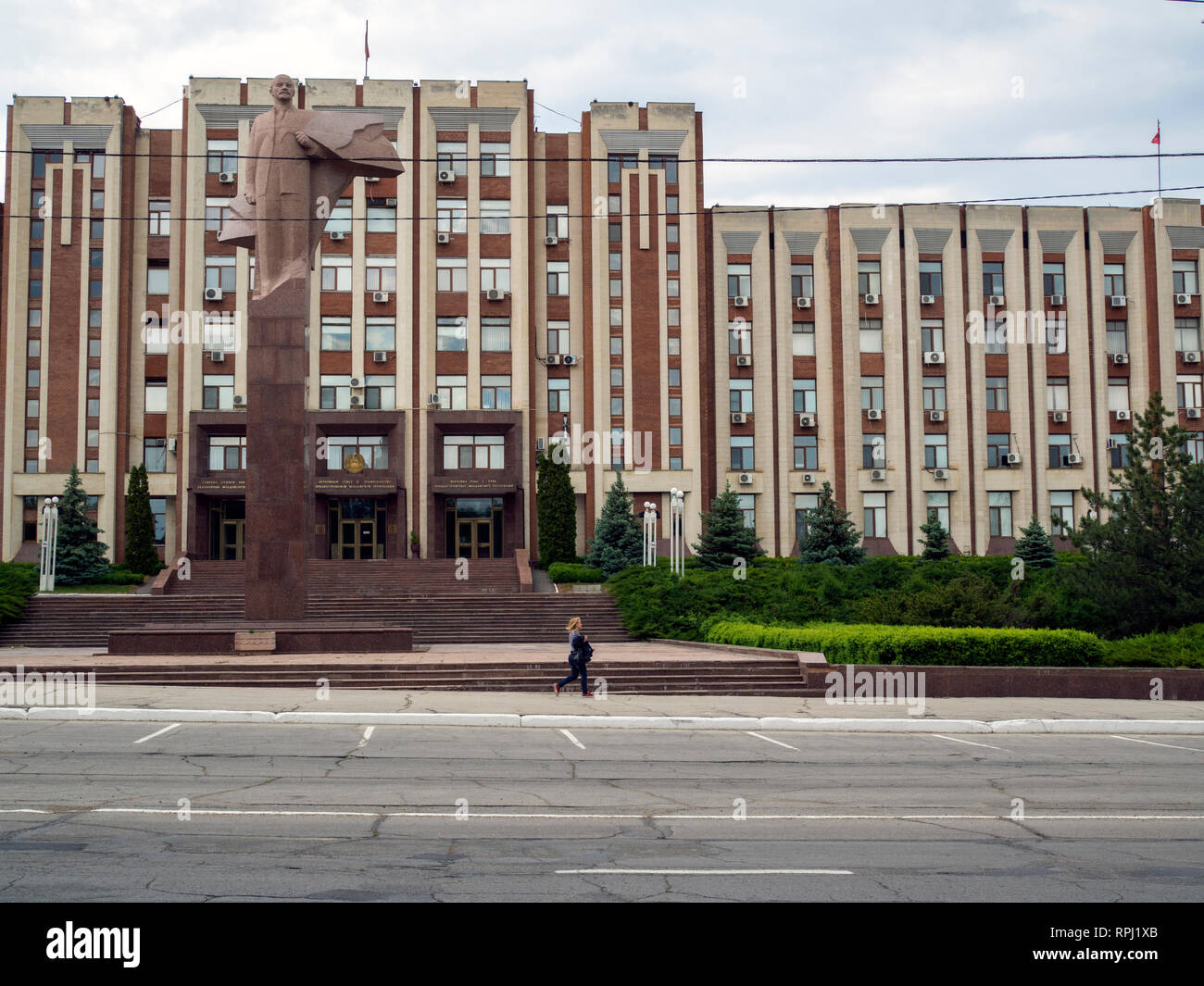 Una statua di Vladimir Lenin in Tiraspol, la città capitale della Transnistria, una pausa lontano stato dalla Repubblica di Moldavia. Foto Stock