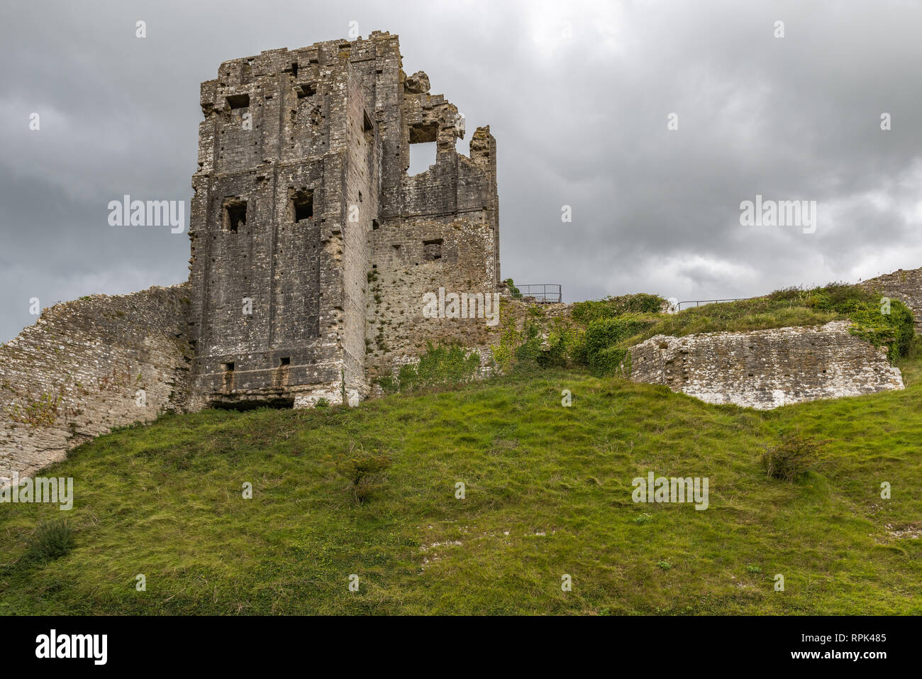 Le rovine di Corfe Castle, Dorset, England, Regno Unito Foto Stock