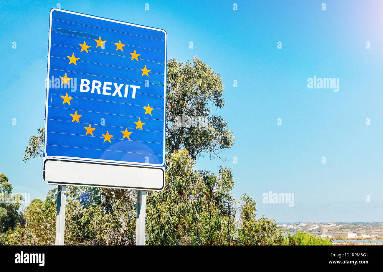 Il Regno Unito è impostata in modo da lasciare Unione europea il 29 marzo 2019 come parte di Brexit, significato Gran Bretagna - Uscita digitale concettuale composito di Stato membro border cros Foto Stock