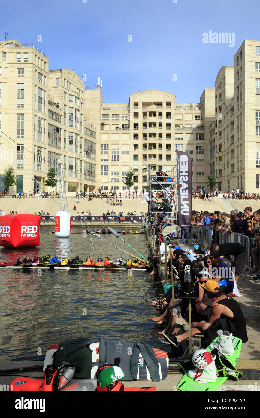 Festival internazionale di sport estremi che avvengono sulle rive del fiume Lez a Montpellier, Francia Foto Stock