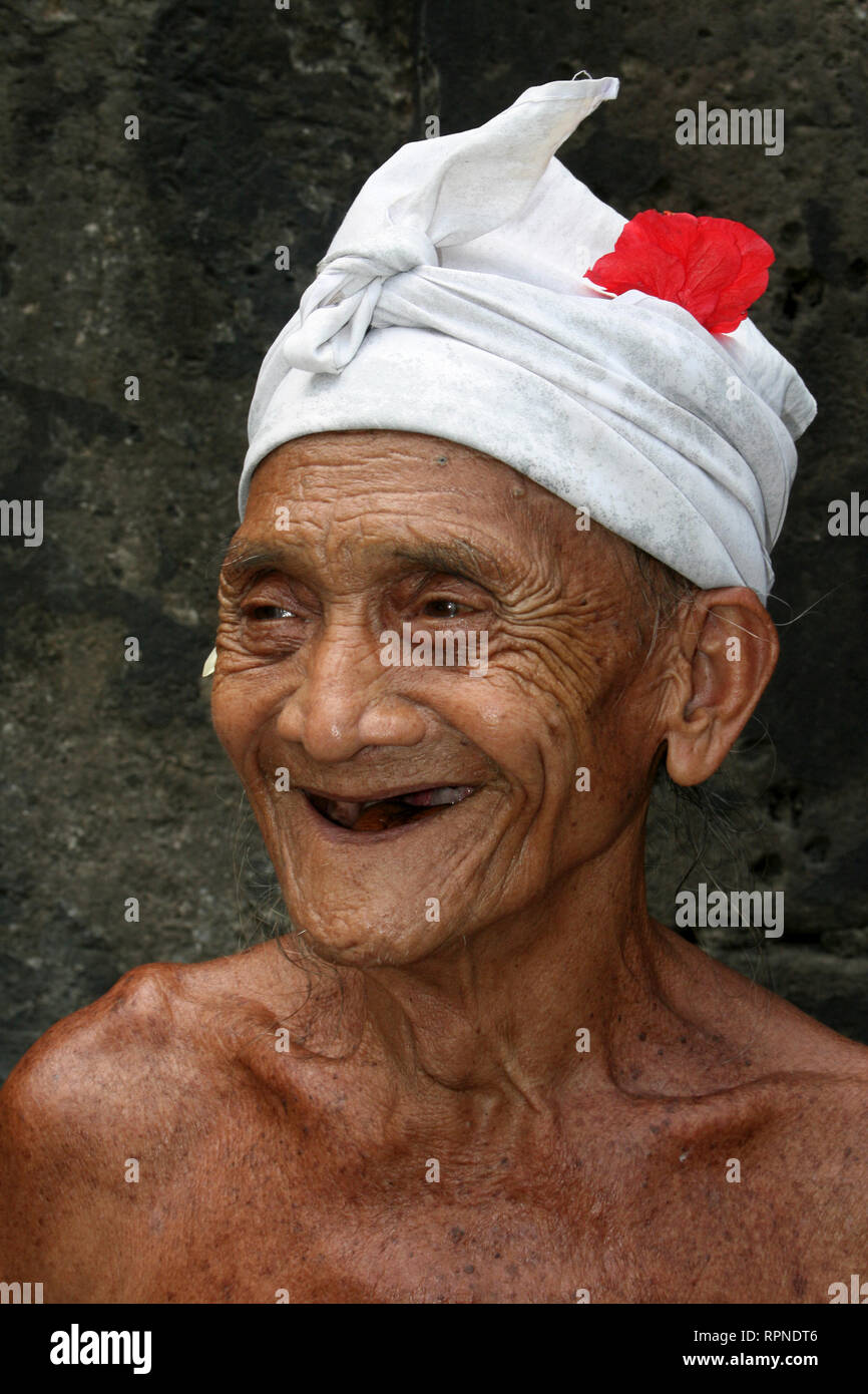 Priva di denti uomo Balinese Foto Stock