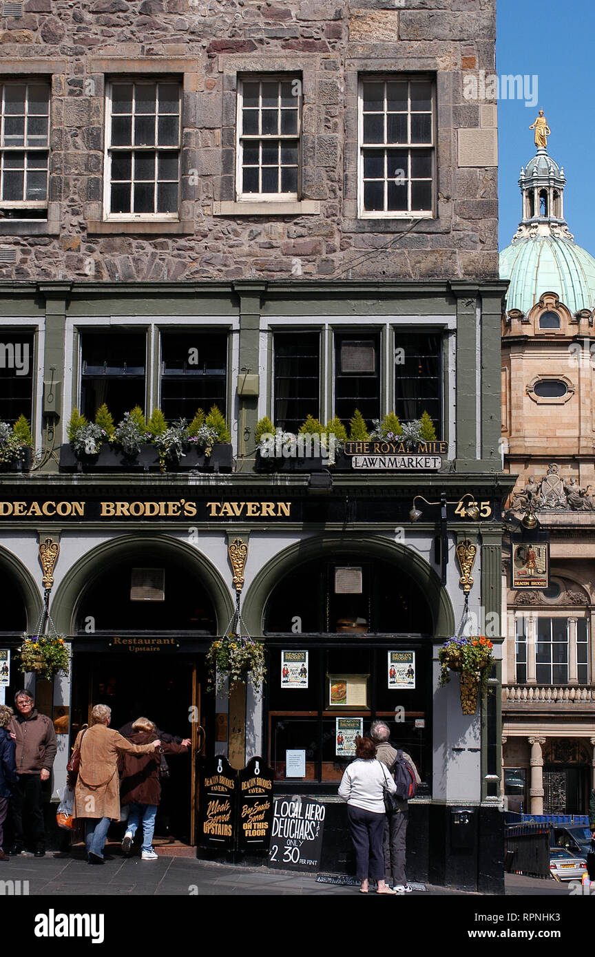 Turismo: Deacon Brodies Tavern at the Royal Mile, Edinburgh, Edimburgo, Scotland, Regno Unito Foto Stock