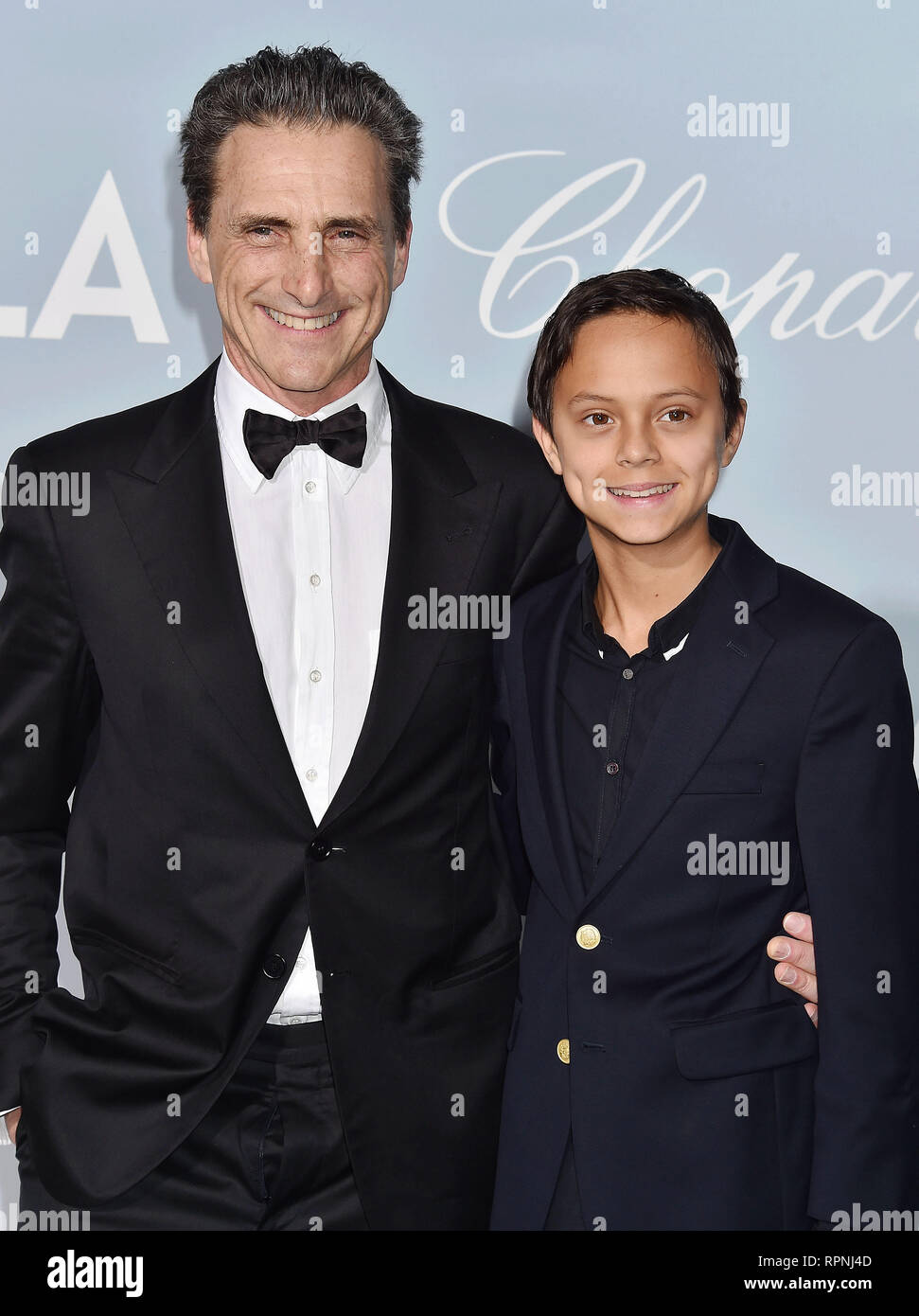 LOS ANGELES, CA - 21 febbraio: Lawrence Bender (L) e Misha Bender arriva a Hollywood per la scienza Gala a residenza privata su 21 Febbraio, 2019 Foto Stock