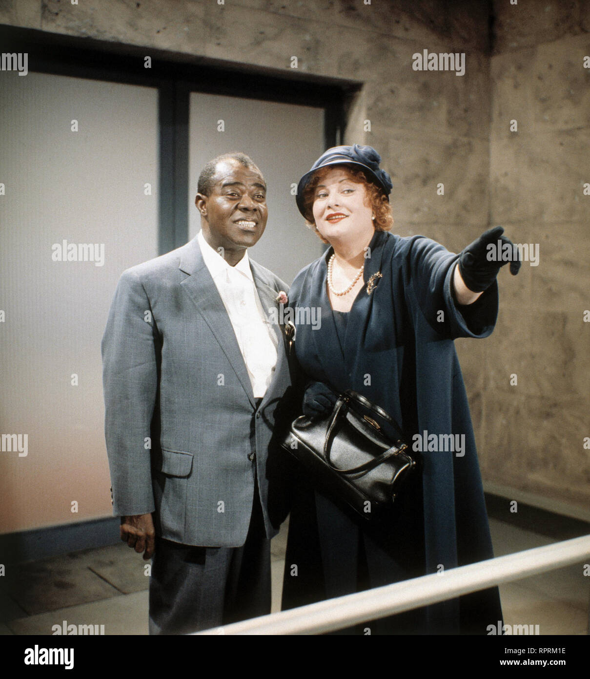 LA PALOMA BRD 1959 Paul Martin LOUIS ARMSTRONG und KITTI BÖHM in Musikfilm 'La Paloma", 1959. Foto Stock